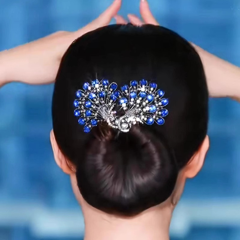 Veluurist juukseklips, twist clip, tootekood B10267, kevad 2025, pastoraalne stiil.