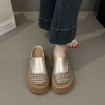 Vintage õmmeldud hingavad suletud varbaga sussid, ümmarguse varba, kaks kihti sigade nahka, kummitald, suvi 2025.