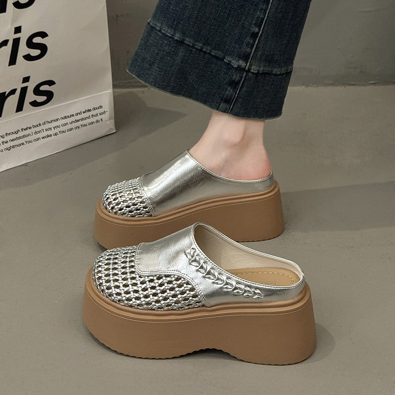 Vintage õmmeldud hingavad suletud varbaga sussid, ümmarguse varba, kaks kihti sigade nahka, kummitald, suvi 2025.