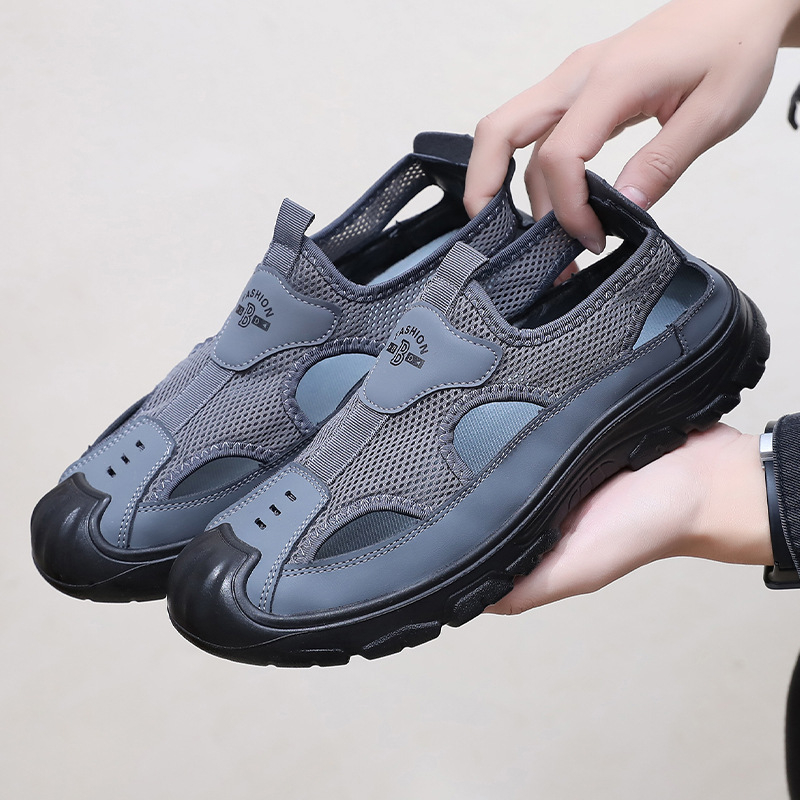 Meeste hingavad võrgust sandaalid tööläbu jaoks, slip-on disain, ümmargune varvas, PVC talla, madal kand 1–3 cm