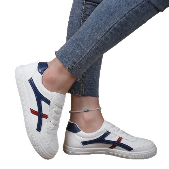 Naiste tossud nööridega, kunstnahk peal, ümmarguse varba, kerge kummist tald, süstimise tehnoloogiaga