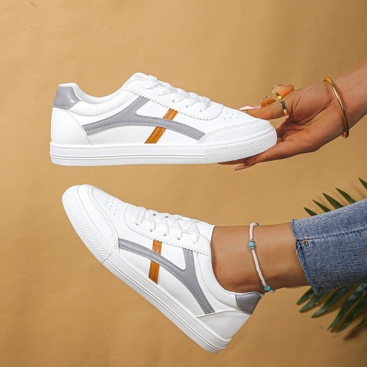 Naiste tossud nööridega, kunstnahk peal, ümmarguse varba, kerge kummist tald, süstimise tehnoloogiaga