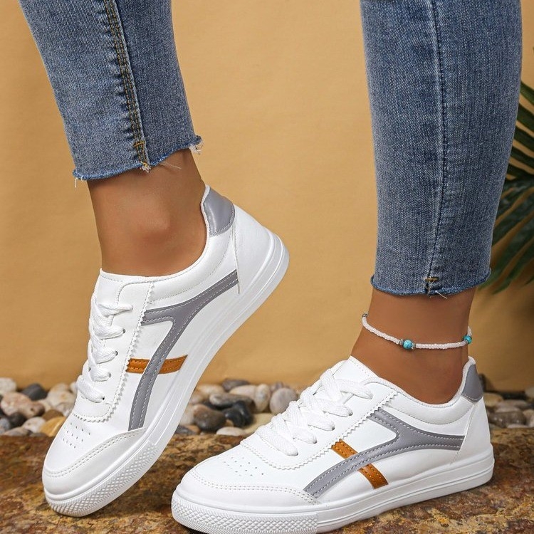 Naiste tossud nööridega, kunstnahk peal, ümmarguse varba, kerge kummist tald, süstimise tehnoloogiaga