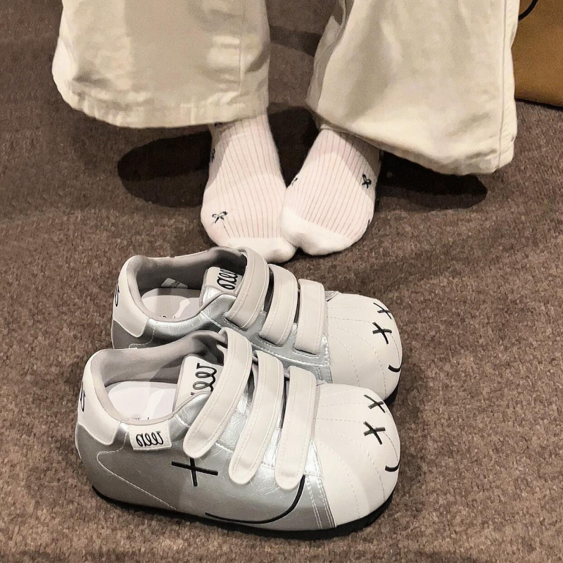 Little White Shoes – Tüdrukutele mõeldud lastekingad, pehme tald, ülemine osa: Super Fiber, Velcro sulg, madal varvas, sisetald tekstil