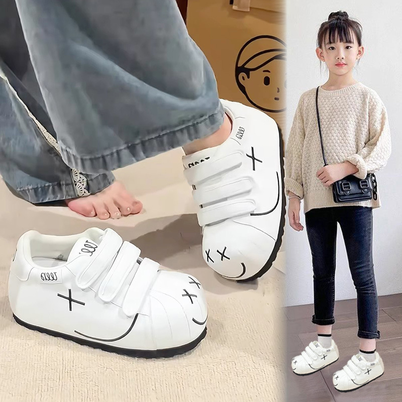 Little White Shoes – Tüdrukutele mõeldud lastekingad, pehme tald, ülemine osa: Super Fiber, Velcro sulg, madal varvas, sisetald tekstil