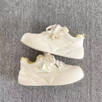 Naister igapäevased tossud sünteetsest nahast, kummist tall, ees rihmad, lühike varvas, kõrgendava sisetald