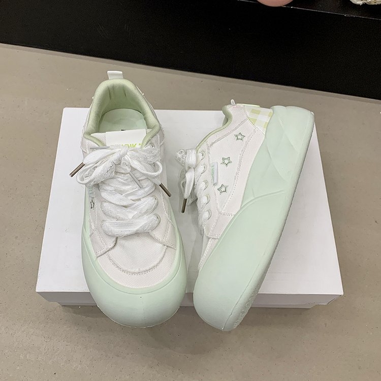 Kingad lameda tallaga, ümmarguse varba, PU pealiskate, PU sisetald, kummist tald, keskmise kõrgusega konts 3–5 cm