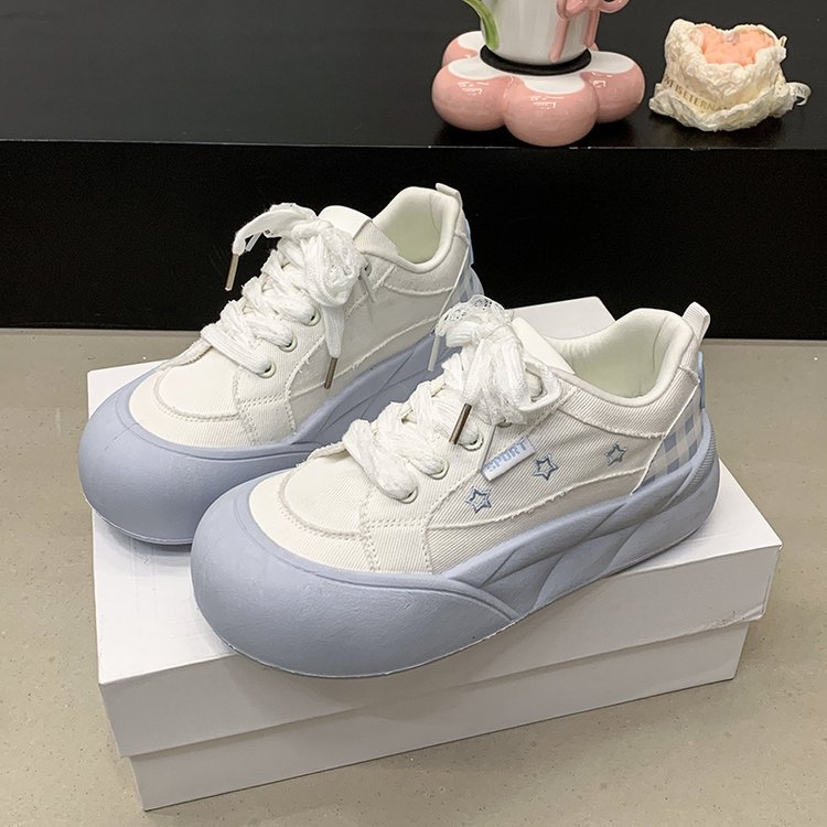 Kingad lameda tallaga, ümmarguse varba, PU pealiskate, PU sisetald, kummist tald, keskmise kõrgusega konts 3–5 cm