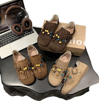 Naistele mokassiinid fringed ja helmmedega, ummargune nin, madal kont 1-3 cm, slip-on, kummist tald
