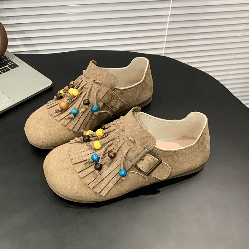 Naistele mokassiinid fringed ja helmmedega, ummargune nin, madal kont 1-3 cm, slip-on, kummist tald