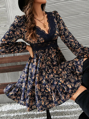 A-liiniline kleit, midi pikkus, V-kaelus, pikad varrukad