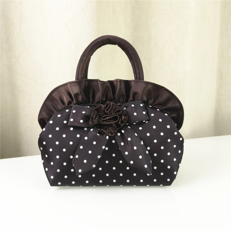 Mini kott lipsuga, täppidega kangas, nailonist kere, horisontaalne ruudukujuline kuju, tõmblukk sulgemine, polüestri vooder, värske ja magus stiil