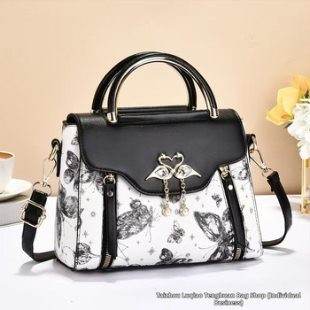 PU materjaliga kott | Linna minimalistlik stiil | Väike ruudukujuline kuju | Kaane sulgemine flapp-tyylis | Sisetaskud: varjatud tõmblukuga tasku, telefoni tasku, osakondade tasku