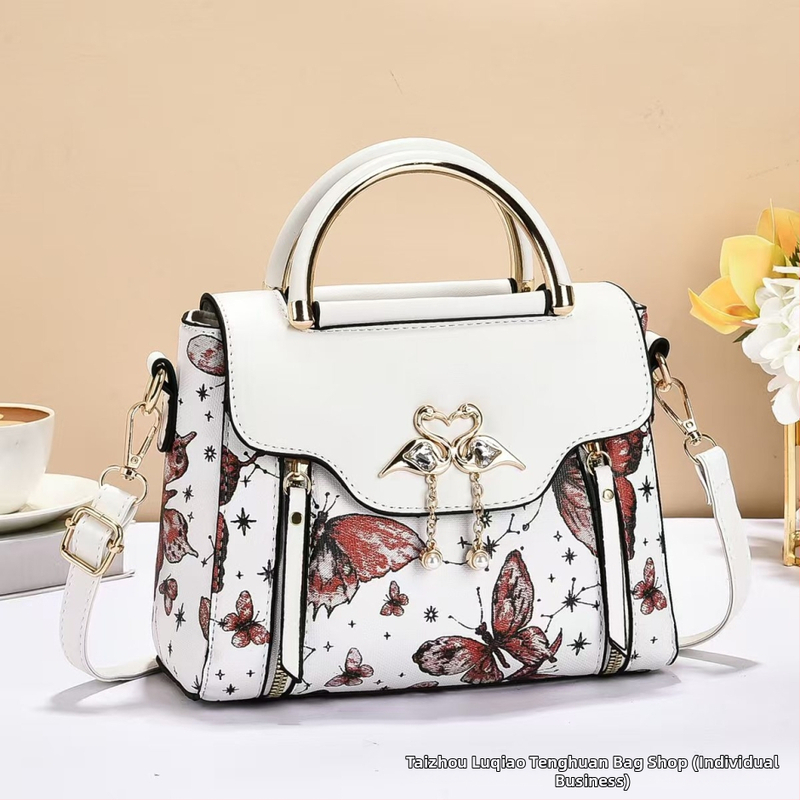 PU materjaliga kott | Linna minimalistlik stiil | Väike ruudukujuline kuju | Kaane sulgemine flapp-tyylis | Sisetaskud: varjatud tõmblukuga tasku, telefoni tasku, osakondade tasku