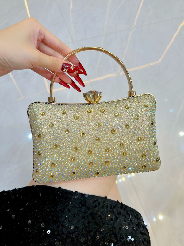 Polüestrist box-stiililine crossbody kott, horisontaalne ruuduline kuju, lukustamine lukuga, sisemised taskud telefonile ja ID-kaardile