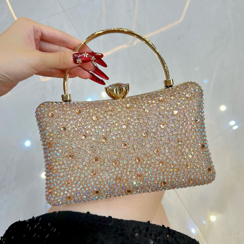 Polüestrist box-stiililine crossbody kott, horisontaalne ruuduline kuju, lukustamine lukuga, sisemised taskud telefonile ja ID-kaardile