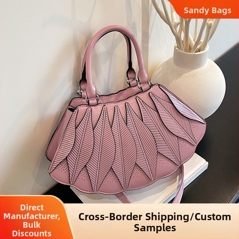 PU materjalist urbanistliku minimalistliku stiiliga õlakott, väikeses ruudukujulises vormis, tõmblukuga ja telefoni taskuga