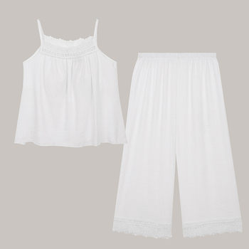 Ženski pidžama set s bezrukavnim topom s podrškom za grudi i cropped hlače; tanak, prozračan materijal od Tencel-pamučne smjese; 90–95% poliester.