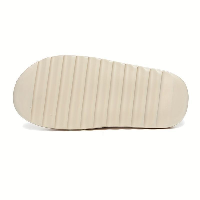 Sandale s otvorenim prstom, oblik prsta poput ribje usta, uzorak lubanje, ovčja koža na gornjoj strani, debela podplat