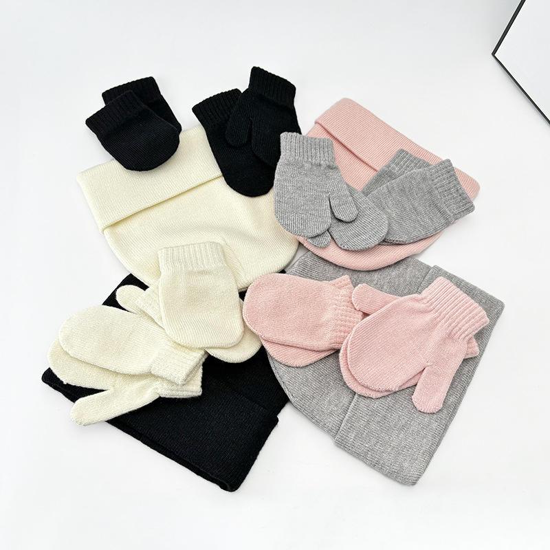 Set pletene kape i rukavica za djecu – žakardni uzorak, zimsko razdoblje, core-spun vlakno, dobno raspon 0–6 mj do 4–6 godina