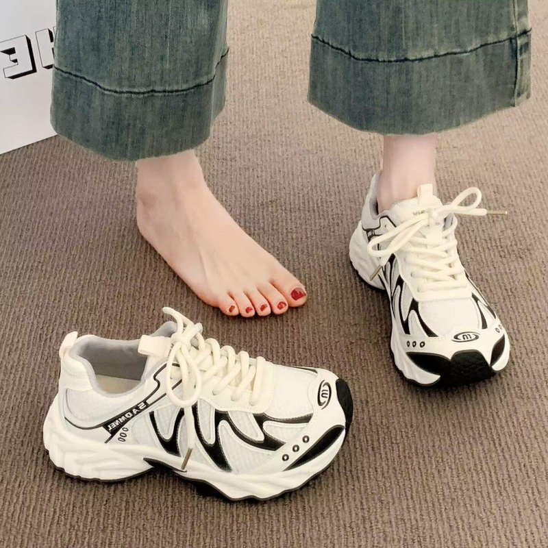 Trening tenisice — prozračni mrežasti gornji dio, lagani gumeni đon, vezanje, protuklizne