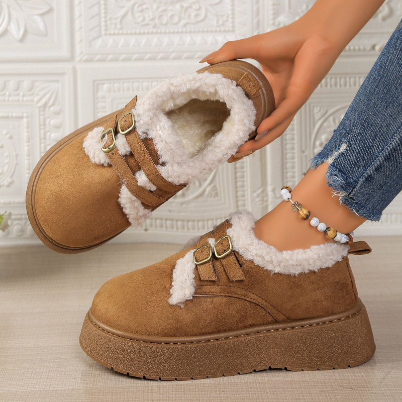 Zimske čizme sa kopčom, vodootporne i tople, gornji dio od velura, gumena potplata, zaobljen vrh