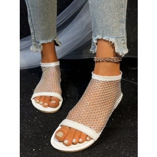 Sandale s jednim remenom – gornji dio od teleće kože najvišeg sloja, gumen potplat, niski klin, japanskog stila