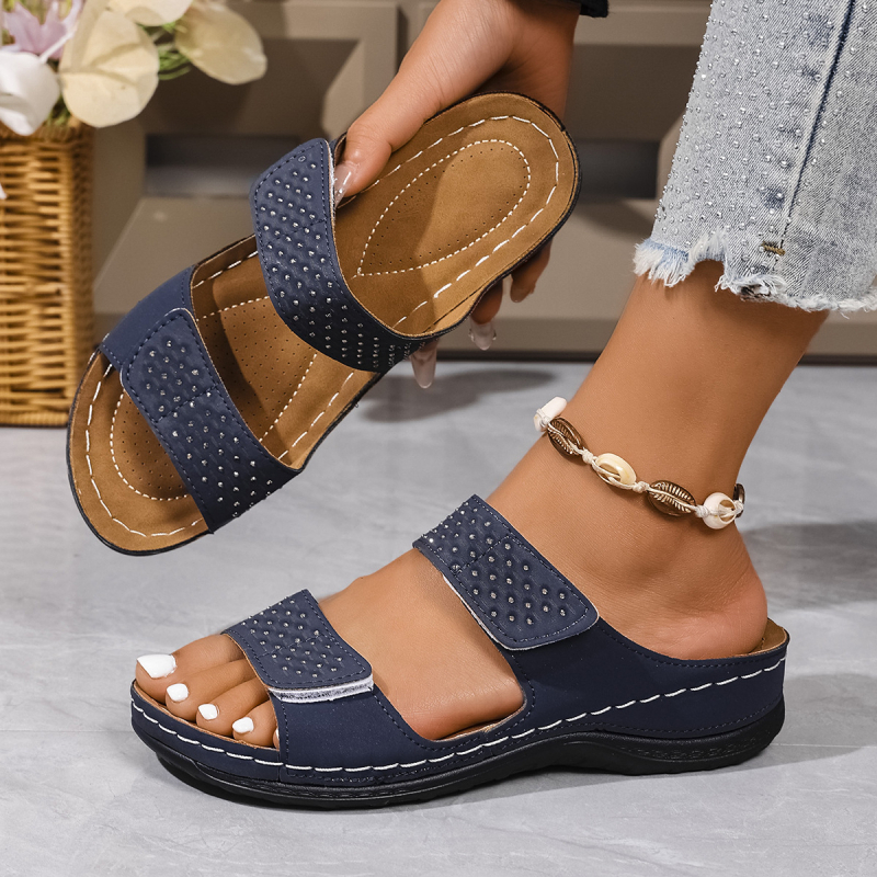 Slip-on basutės su stora padu, PU viršus, guminis padas, piršto forma: žuvies burna, Europos–Amerikos stilius, vasara 2025.