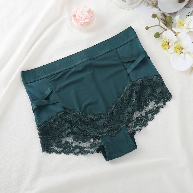 Dámske bavlnené nohavičky s stredným pásom a bavlnou podšívkou v rozkroku (81-90% bavlny)