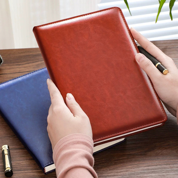 Zápisník Emma the bunny, PU obal, viazanie niťou, Dowling papier 80 g, biznis kancelársky štýl