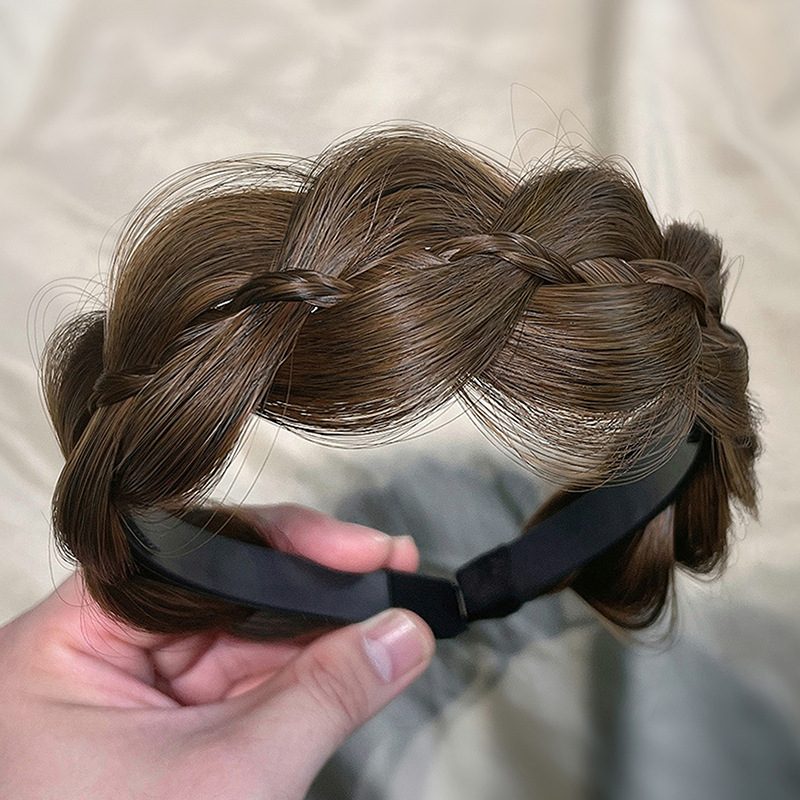 Perucă cu bandă pentru cap, împletitură în cinci șuvițe în formă de coastă de pește, lată și groasă, fibre rezistente la temperatură, lungime medie spre lungă, acoperă firele albe