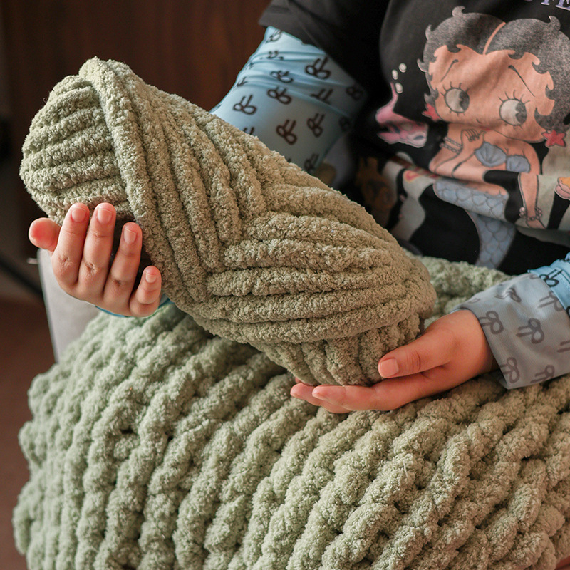 Vuna mačjeg repa, kućna vuna, 7S, 1-slojna, elektrostaticko uvijanje, motek za ručno pletenje