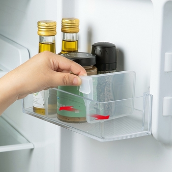 Delič chladničky – bočné dvere, zvislý delič, nastaviteľný plastový panel, modulárna konfigurácia