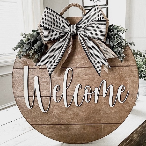 Drevená vstupná tabuľka s nápisom Vitajte (Materiál: Drevo; Spracovanie: Iné; Darček: Áno; IP schválenie: Nie)