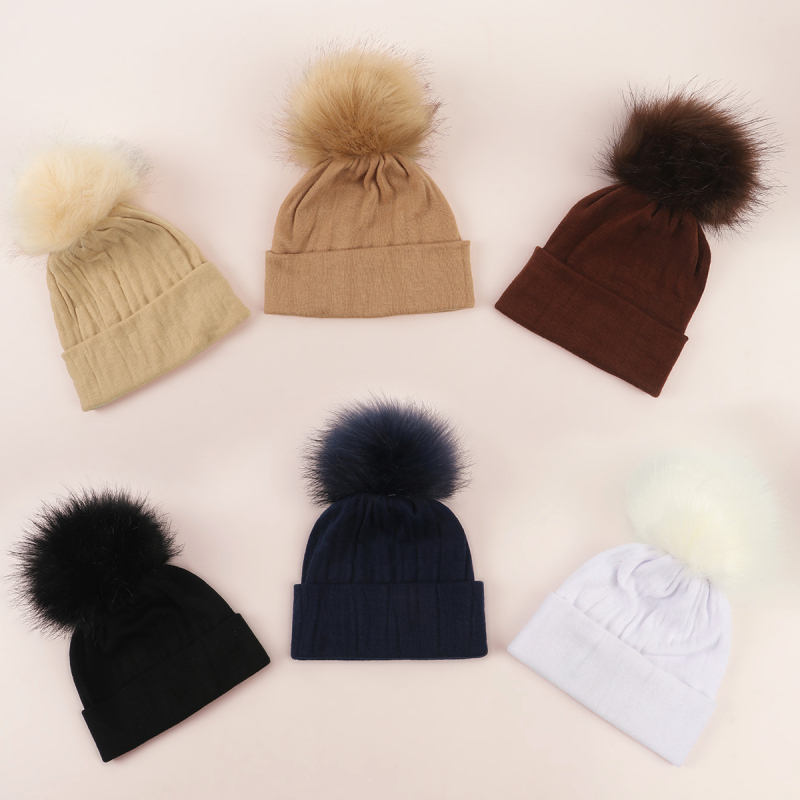 Pulórová čiapka pre deti s kupolovitou vrchnou časťou a okrajom na uši, teplá a vetruodolná, pre vek 0–2 rokov