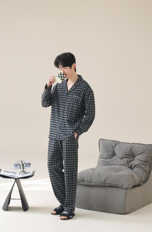 Pánska súprava na spanie z pletenej bavlny (90–95%), golier Turn-down, dlhé rukávy, dlhé nohavice