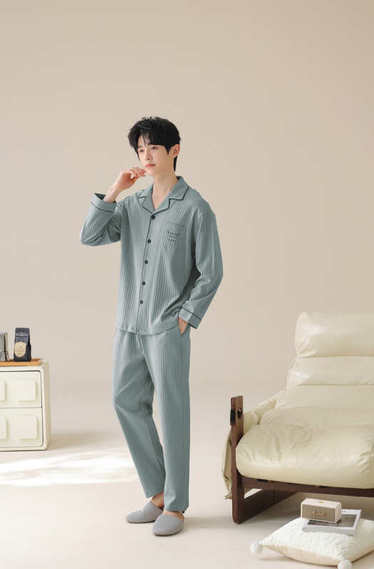 Pánska súprava na spanie z pletenej bavlny (90–95%), golier Turn-down, dlhé rukávy, dlhé nohavice