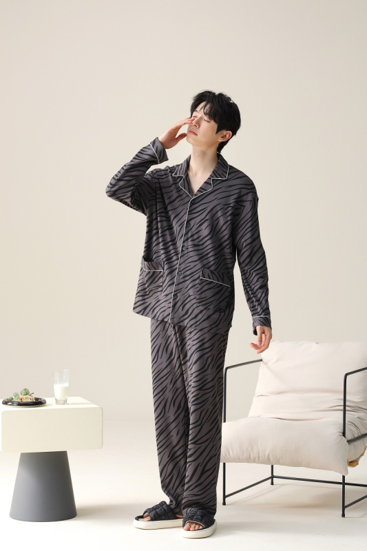 Pánska súprava na spanie z pletenej bavlny (90–95%), golier Turn-down, dlhé rukávy, dlhé nohavice