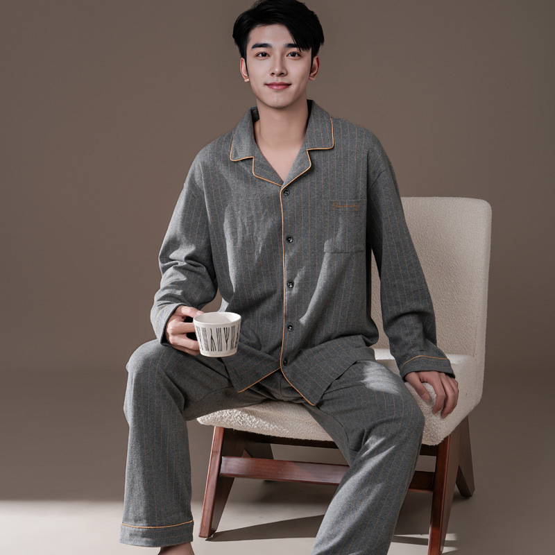 Pánska súprava na spanie z pletenej bavlny (90–95%), golier Turn-down, dlhé rukávy, dlhé nohavice