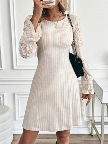 Läike pitsiline kleit U-kaelusega, pikkade varrukatega, istuv lõige, standard pikkus 50–65 cm, polüester