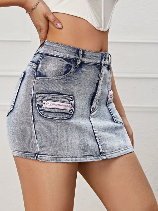 Denim mini püksid integreeritud A-tipu seelikuga; tõmblukk ja nupud; spandeksi sisaldus alla 30%