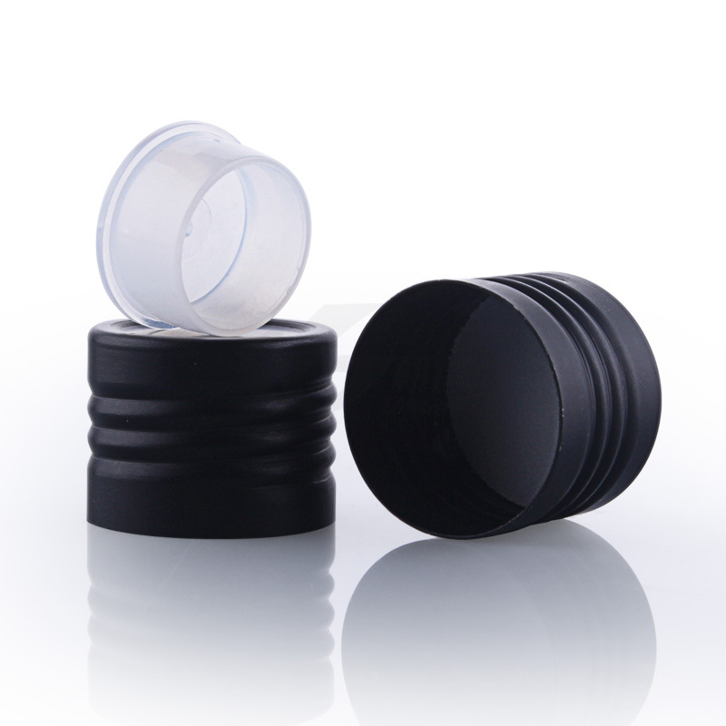 Kozmetická fľaša so sklonom ramena a kovovým uzáverom, kovové telo s komponentmi z acrylic/PMMA, náter sprejom