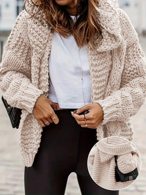 Kapuutsiga paksu lõngaga kootud kardigan, avatud eesosa, vaba lõige, pikkade varrukatega, normaalse pikkusega (50–65 cm)