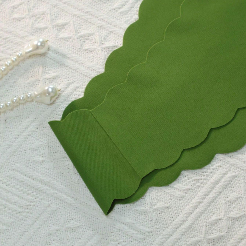 Naiste aluspüksid nailonist kiud, kudumine, Ühtlane muster, keskmise kõrgusega talje, kroogu vooder puuvillane (Põhja materjal: Nailon; Kudumine: Kootud; Muster: Ühtlane; Talje kõrgus: Keskmine; Kroovooder: Puuvill)