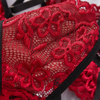 Rinnahoidjate komplekt aukudega võrgust disainiga, polüesterkangas (90–95% polüester), naistele