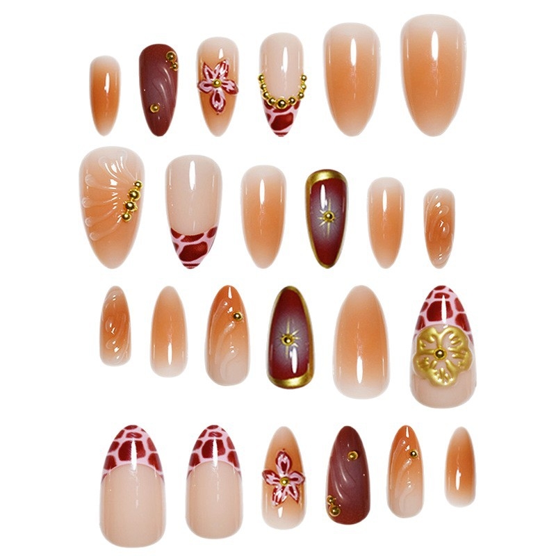 3D umjetnost noktiju s gradijentom i izbrisanim linijama, cvjetni uzorak – retro dvorski stil