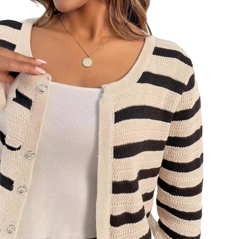 Pleten kardigan s prugama, gumbima, okrugli izrez, dugi rukavi
