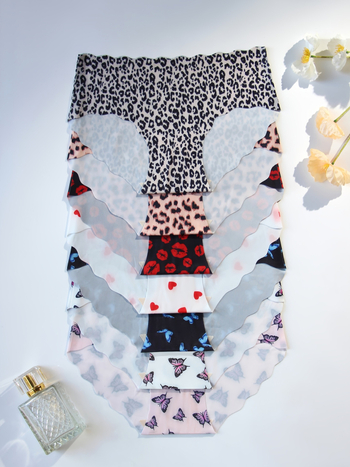 7-djelni set grudnjaka od čipke, glavna tkanina najlon, podstava pamuk, neformirani košarci