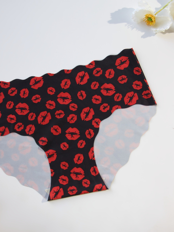 7-djelni set grudnjaka od čipke, glavna tkanina najlon, podstava pamuk, neformirani košarci