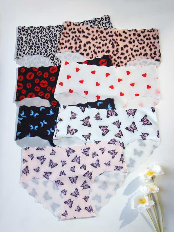 7-djelni set grudnjaka od čipke, glavna tkanina najlon, podstava pamuk, neformirani košarci